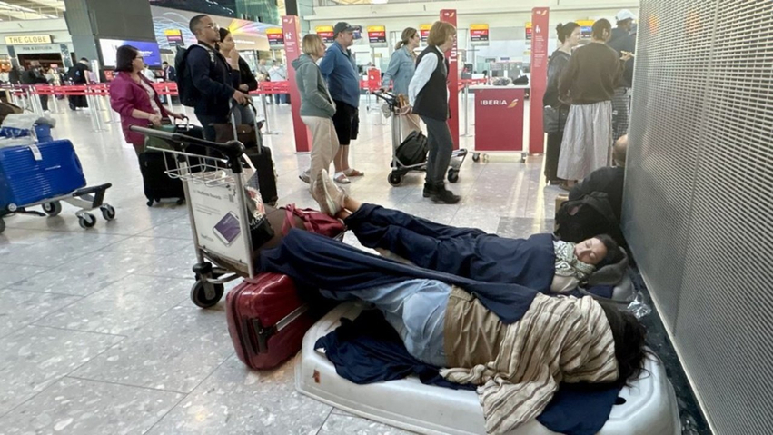 Kaos në fluturime në disa aeroporte të Britanisë  raportohen vonesa dhe ndërprerje