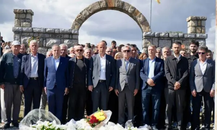 ramiz-lladrovci-falenderon-ata-qe-perkujtuan-28-vjetorin-e-renies-se-fehmi-e-xheve-lladrovc