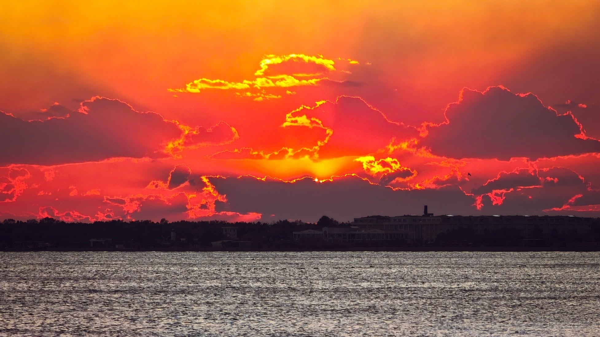 Velipoj&euml;, aty ku per&euml;ndimi b&euml;het piktur&euml;. Foto: Benet Beci
