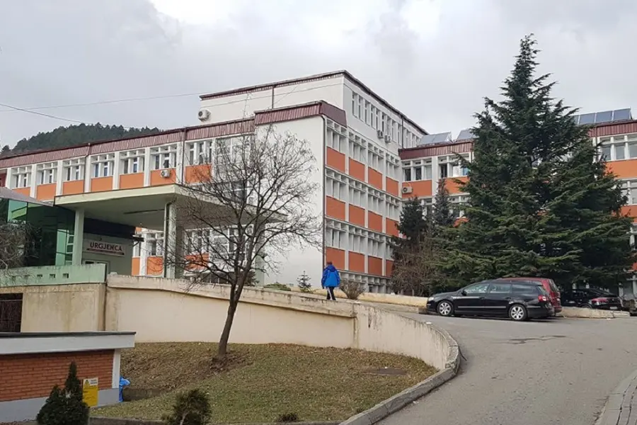 Fëmija pëson lëndime trupore, dërgohet në spital të Pejës