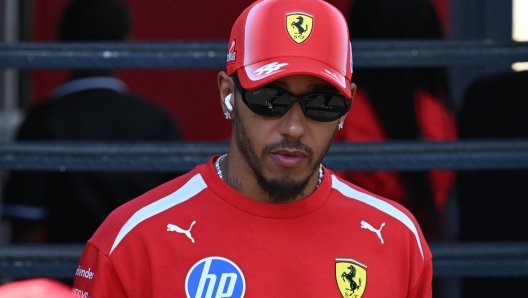 Lewis Hamilton kritikon