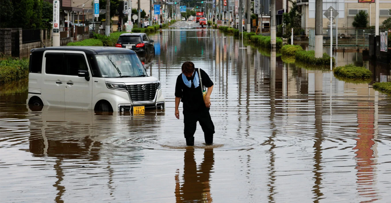 Tajfuni Dujuan godet Japoninë: 7 të vdekur, 6 të zhdukur dhe 58 mijë familje pa energji