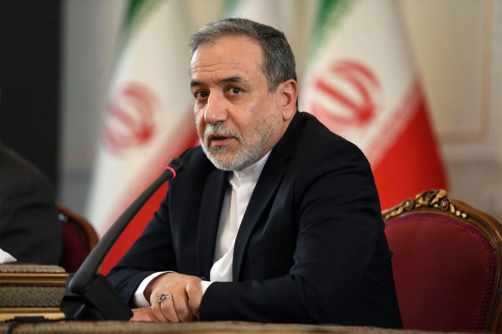 Ministri i Jashtëm iranian i paraqet Witkoff 3 kushte për Ngushticën e Hormuzit