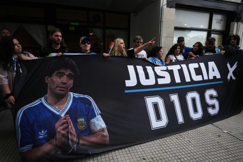  Maradona nuk vuajti për orë të tëra 