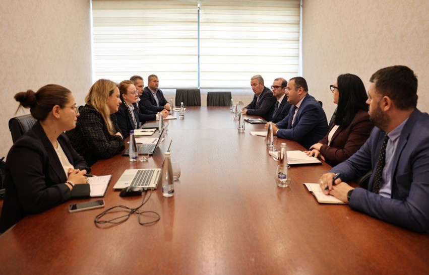 BQK dhe Banka Botërore hartojnë strategji për edukimin financiar