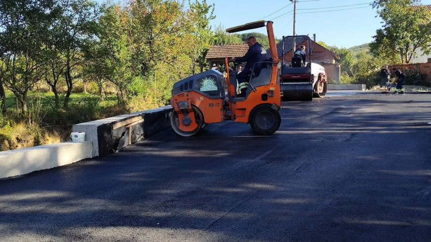 Përfundon asfaltimi i dy rrugëve në fshatin Sharban të Prishtinë