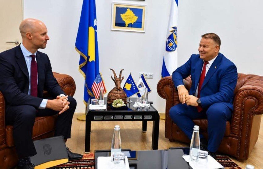 Policia e Kosovës dhe FBI ja forcojnë bashkëpunimin në luftën kundër krimit
