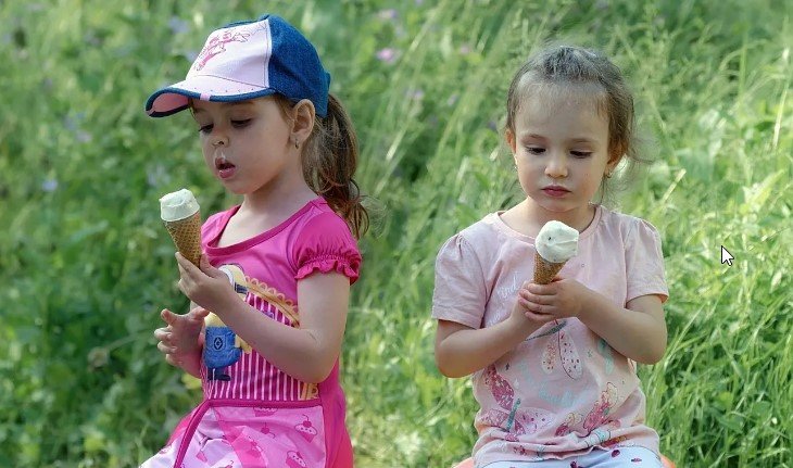 A mund të rrisë konsumimi i sheqerit në fëmijëri rrezikun e ankthit në moshë madhore?