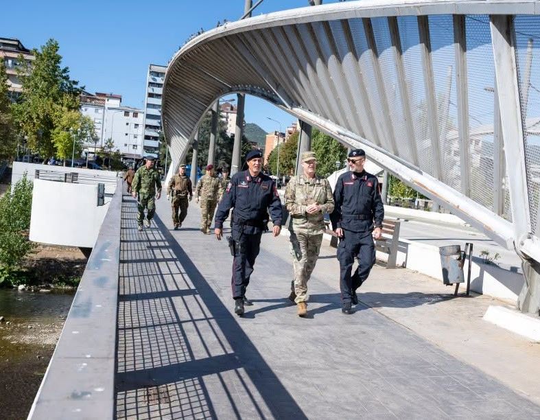 Shefi i Shtabit të KFOR-it viziton Mitrovicën