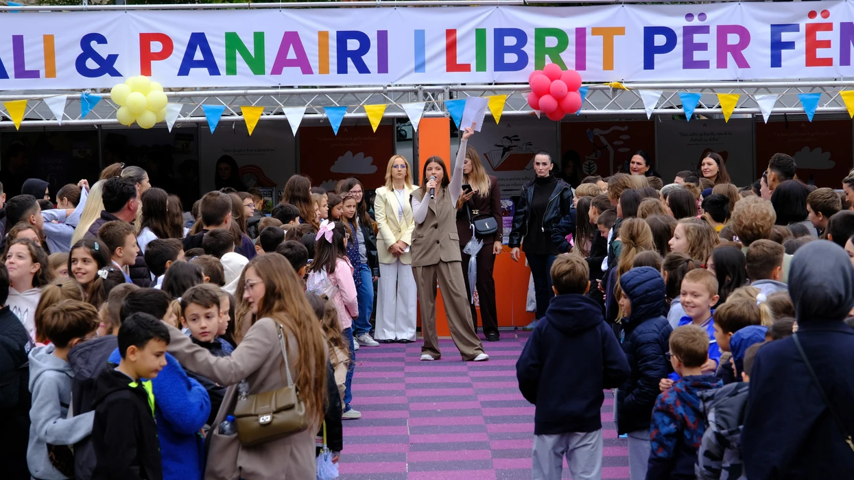 Dita e tretë e Festivalit dhe Panairit të Librit për Fëmijë sjell muzikë, punëtori dhe takime me autorë