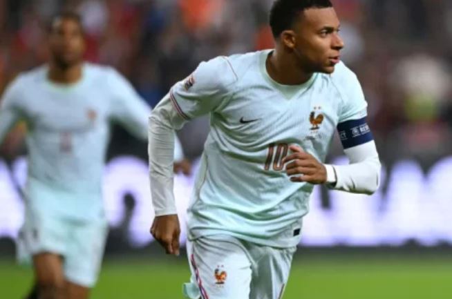 Mbappe i shpëton lëndimit serioz