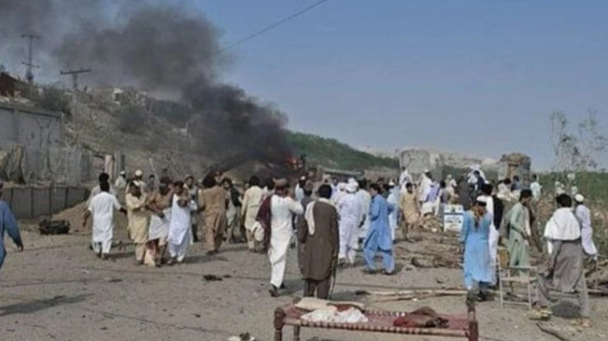 11-te-vrare-ne-pakistan-nga-nje-sulm-kamikaz