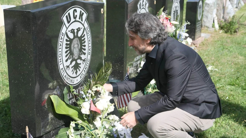 Rama nderon vëllezërit Bytyqi   Kosova u detyrohet përjetësisht luftëtarëve 