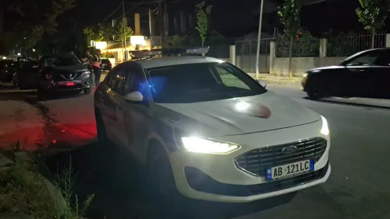 Aksident i rëndë në aksin ‘Fushë-Krujë – Krujë”, tre mjete përplasen me njëra-tjetrën, humb jetën një 19-vjeçar, plagosen dhe dy persona