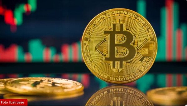 Bitcoin mbi 84 mijë dollarë, pranë nivelit më të lartë në 8 muaj