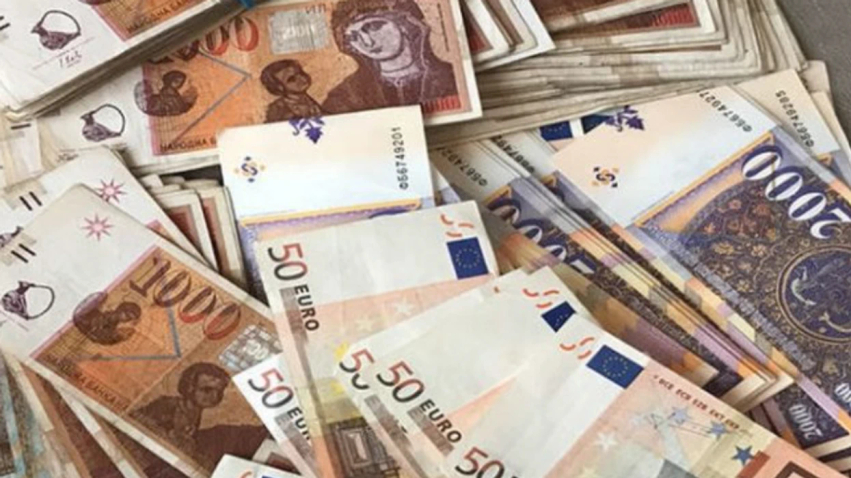 nje-punonjes-ne-maqedoni-u-kushton-punedhenesve-gati-13-mije-euro-ne-vit
