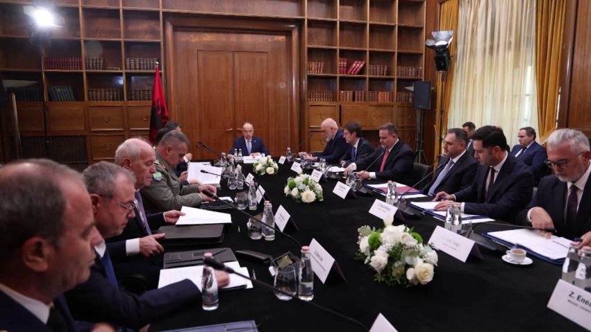 auditim-ne-shish-pas-arrestit-te-vlora-hysenit-zbardhen-diskutimet-ne-keshillin-e-sigurise-cfare-thane-kreu-i-spak-dhe-kryeministri-rama