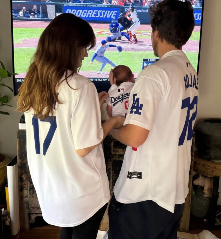 Dylan Sprouse dhe Barbara Palvin bëhen prindër: “Princesha” e tyre ka ardhur në jetë! 2 Image