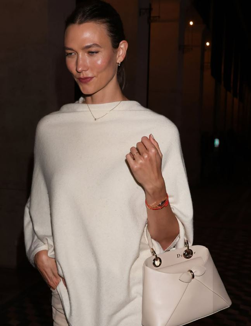 karlie-kloss-shfaqet-ne-paris