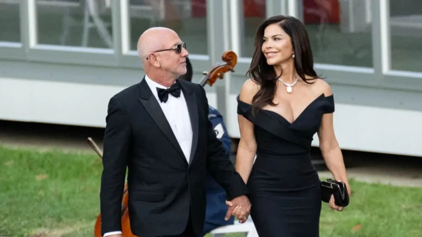 Lauren Sanchez u shfaq me dekolte të theksuar në Shtëpinë e Bardhë  merr kritika nga fansat