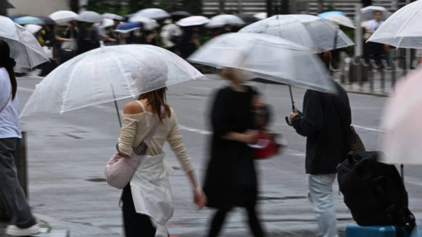 Tokio në Japoni regjistron rekord prej 34 ditësh radhazi me reshje shiu