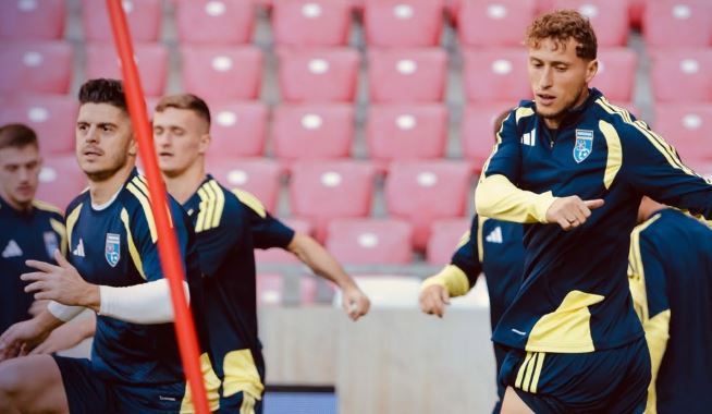 Kosova stërvitet në Debrecen