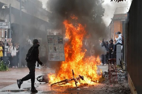 Përshkallëzohen protestat në shkolla, 625 të arrestuar dhe 83 policë të plagosur
