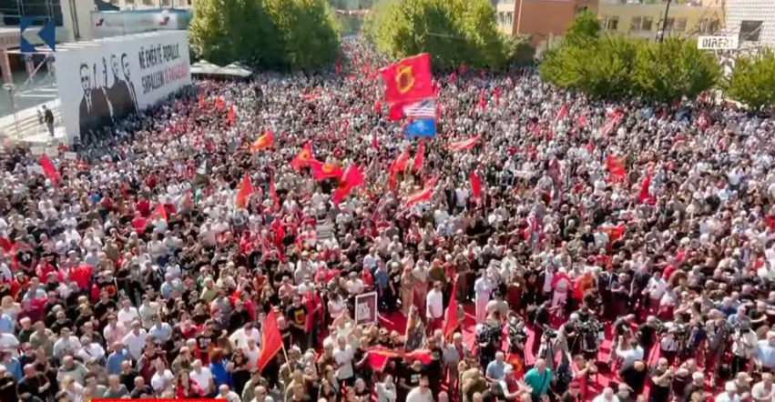  Liria Ka Emër  publikon oraret e nisjes së autobusëve për protestën e 1 tetorit