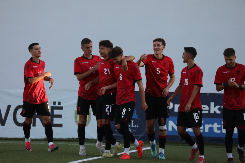 Kombëtarja U 19 përmbys gjithçka në fund dhe fiton 3 2 ndaj Lituanisë