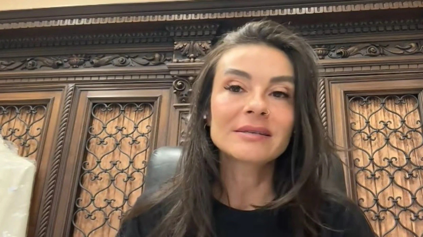 Zhaklin Lekatari reagon për videot intime të personazheve publike që po qarkullojnë  Seksi nuk është lajmi  por kush i ka xhiruar dhe shpërndarë