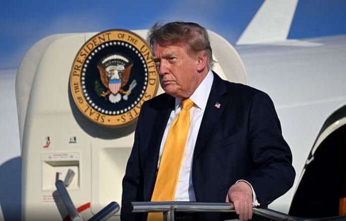 Donald Trump po shqyrton kufizimin e eksporteve të naftës, synohet ulja e çmimeve në SHBA